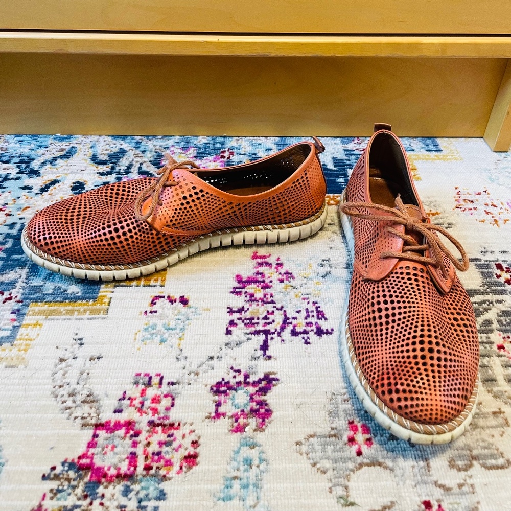 Women's Spring Step Kalene Oxford Red Leather shoe size 8.5